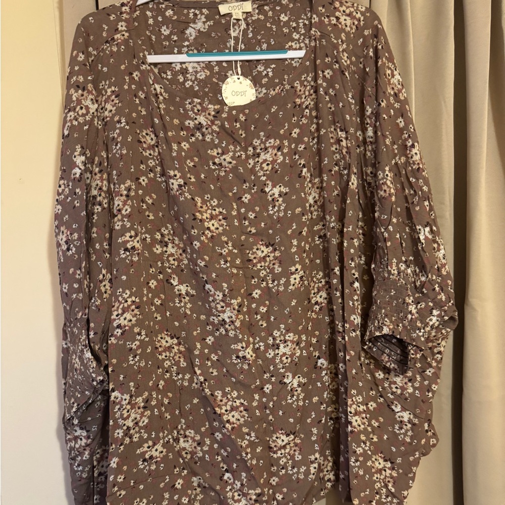 Oddy Floral Top